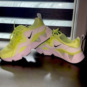 nike wmns ryz 365 neon💚